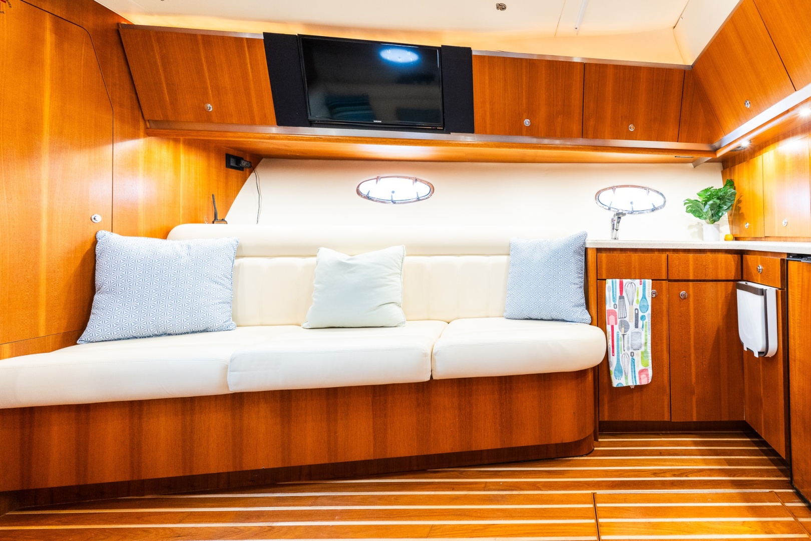 DEEP SEA GEM 42ft Tiara Yachts Yacht For Sale