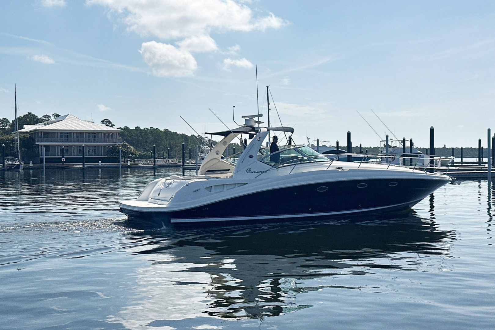 2003 Sea Ray 420 Sundancer — photograph 3