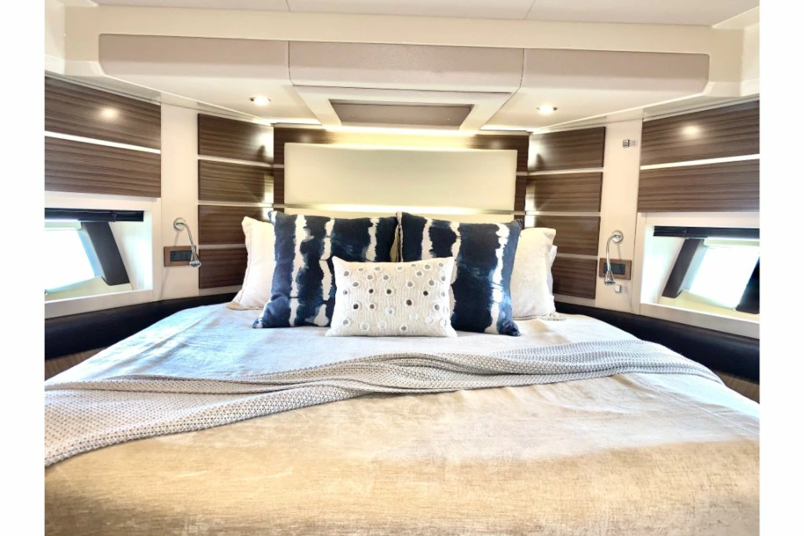Azimut FLY 60 Yacht For Sale