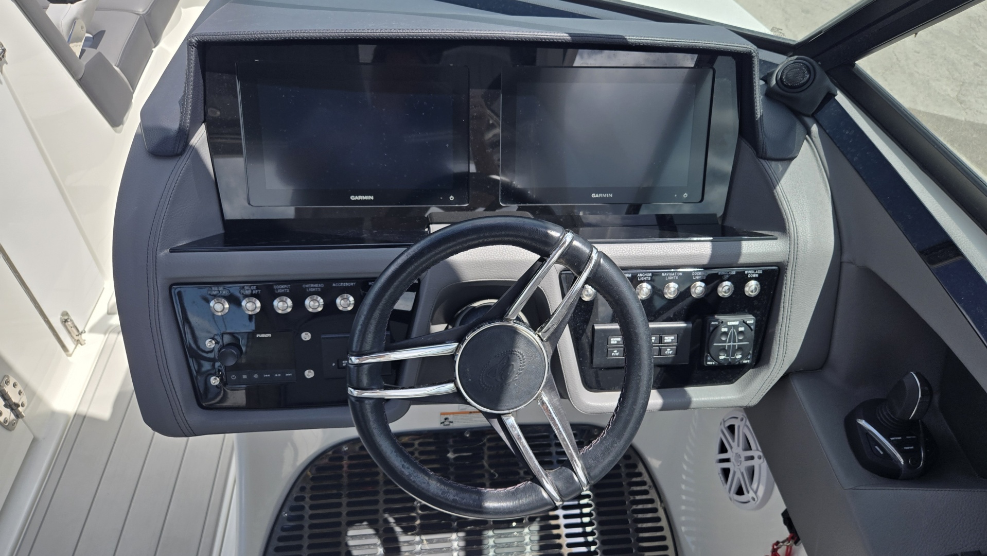 30ft Cobalt Yacht For Sale