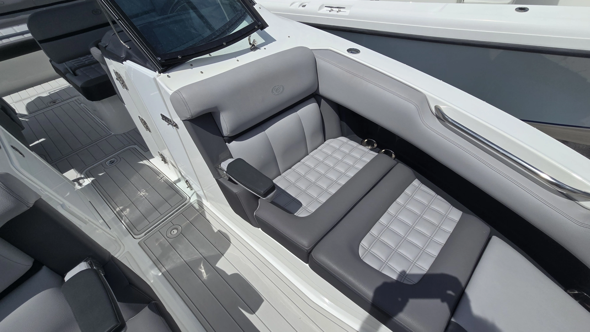 Cobalt 30SC Yacht For Sale