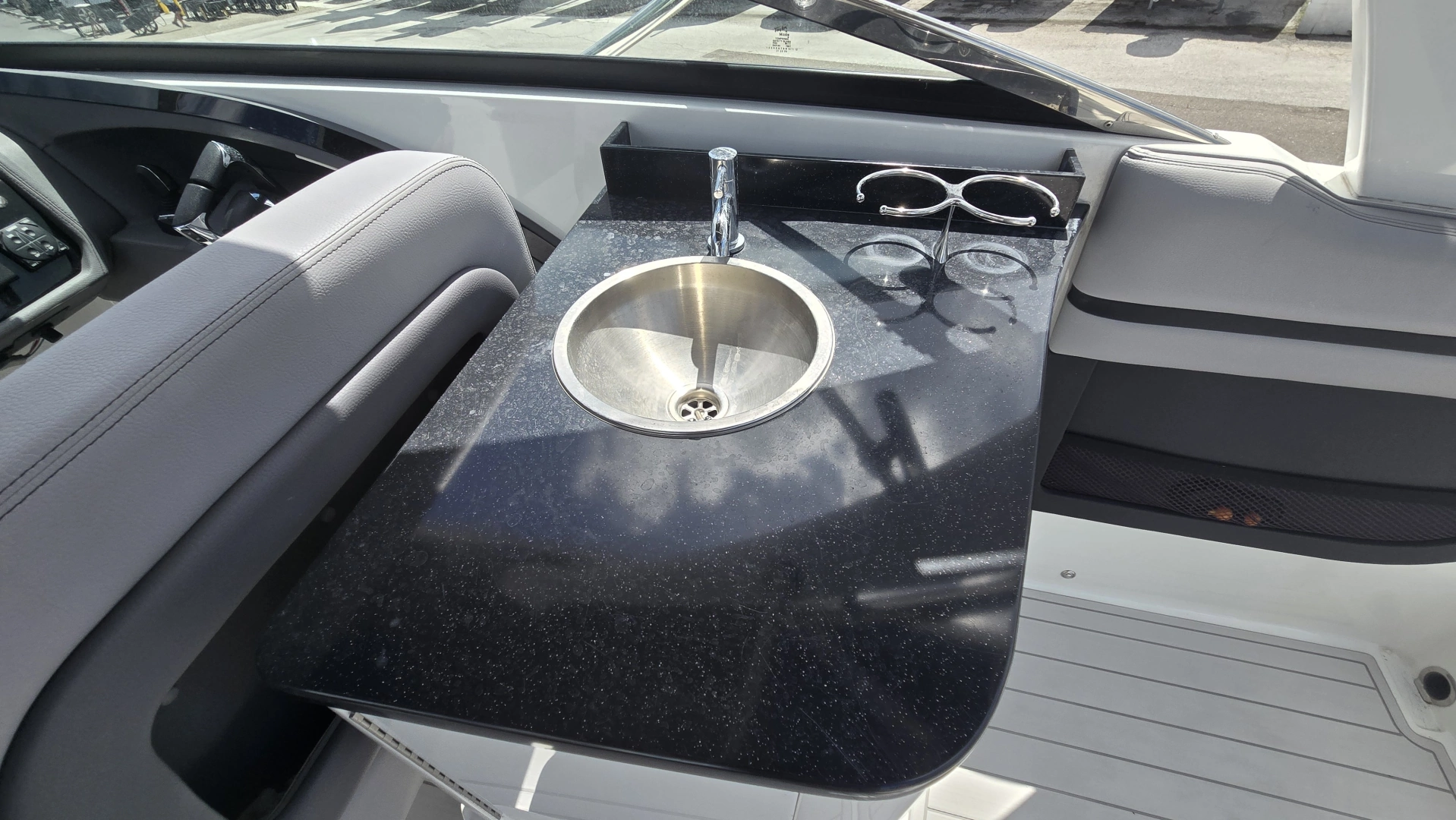 Cobalt 30SC Yacht For Sale