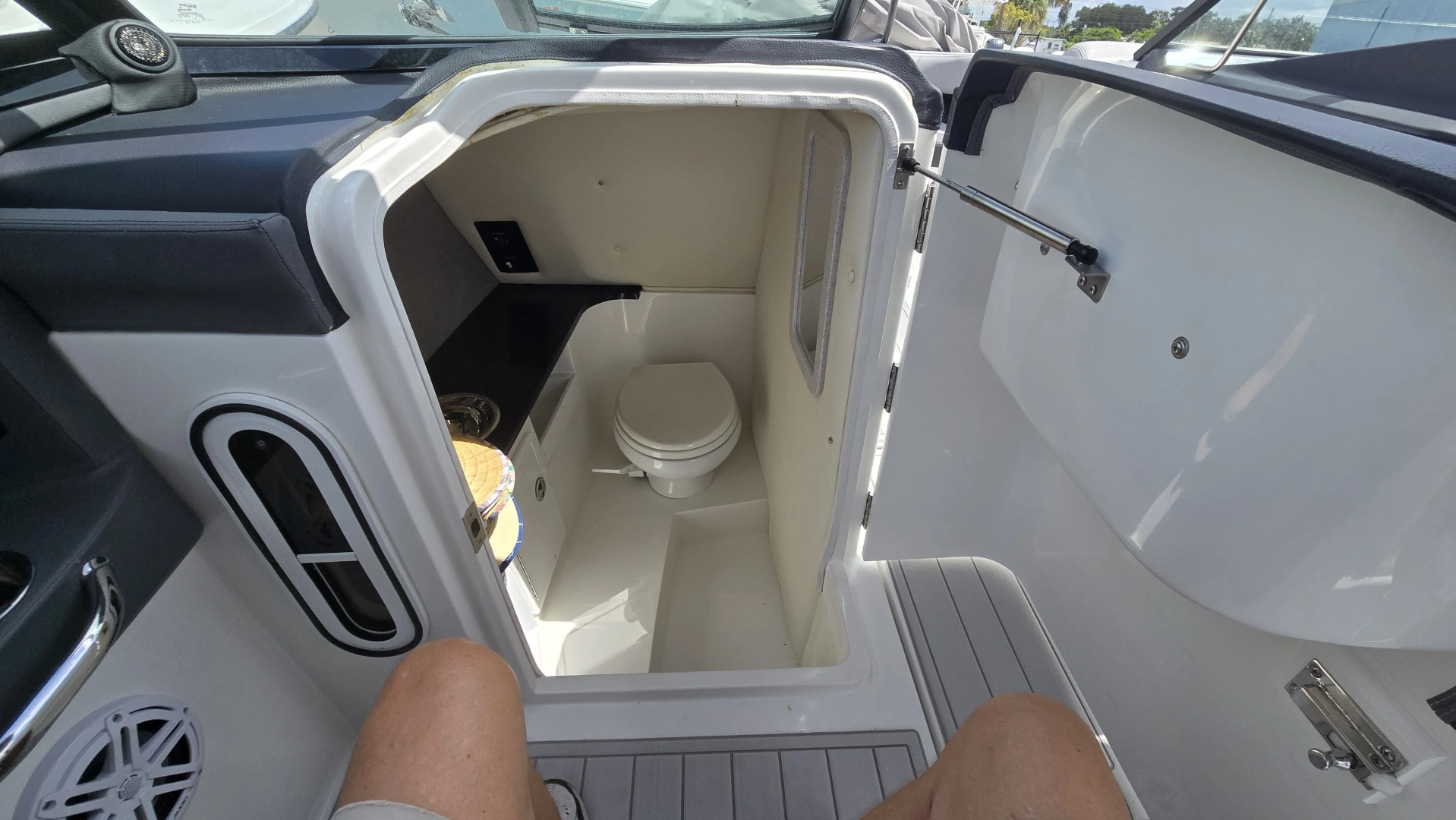Cobalt 30SC Yacht For Sale