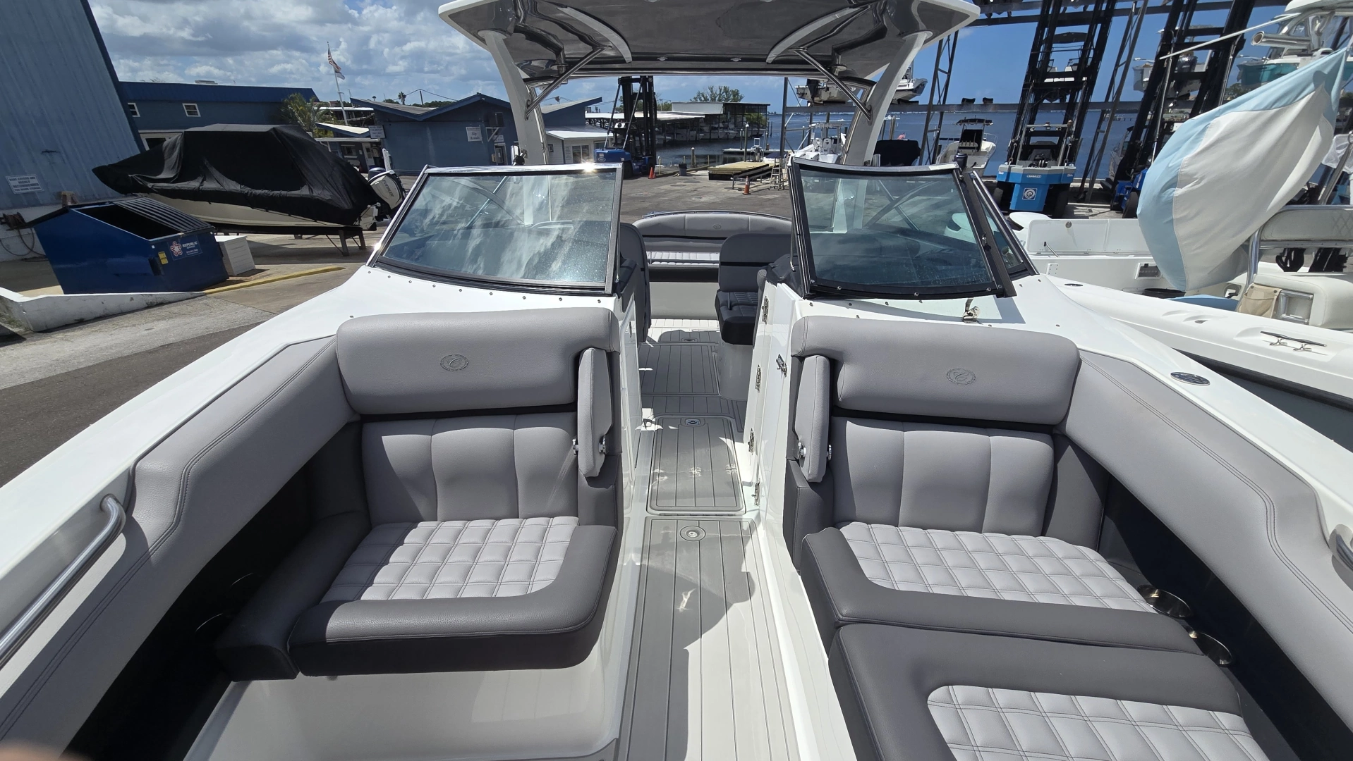 Cobalt 30SC Yacht For Sale