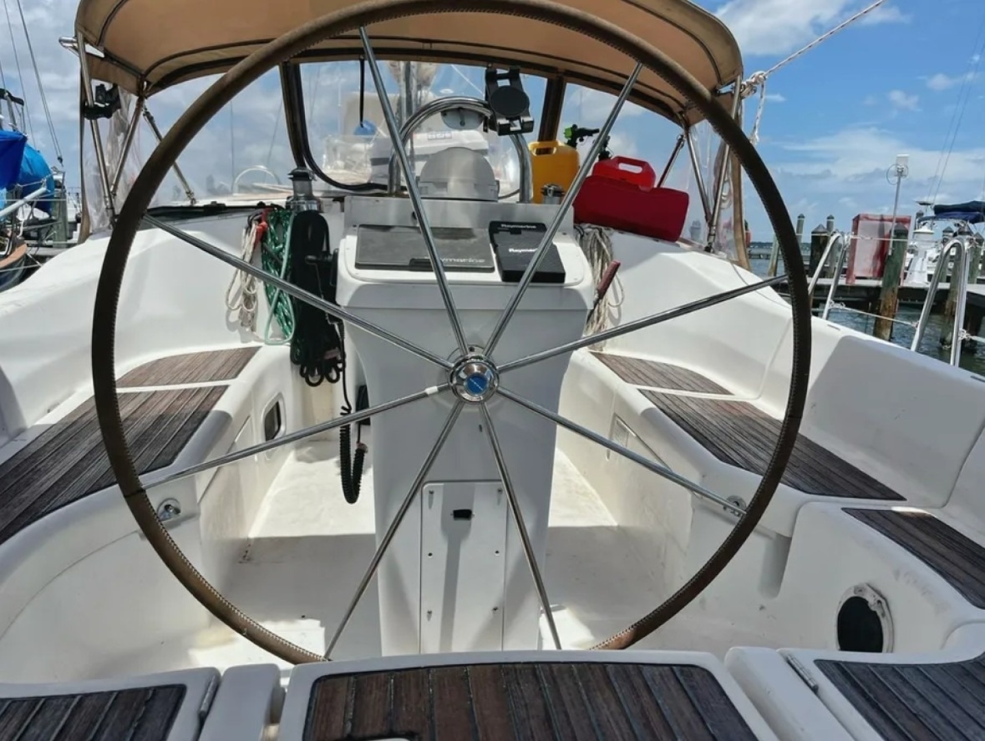 2005 Beneteau 423
