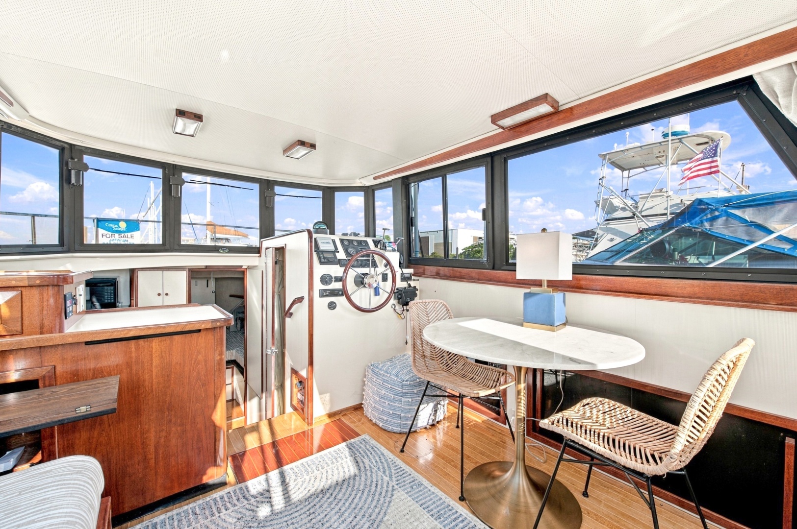 Bonjour 31ft Camano Yacht For Sale
