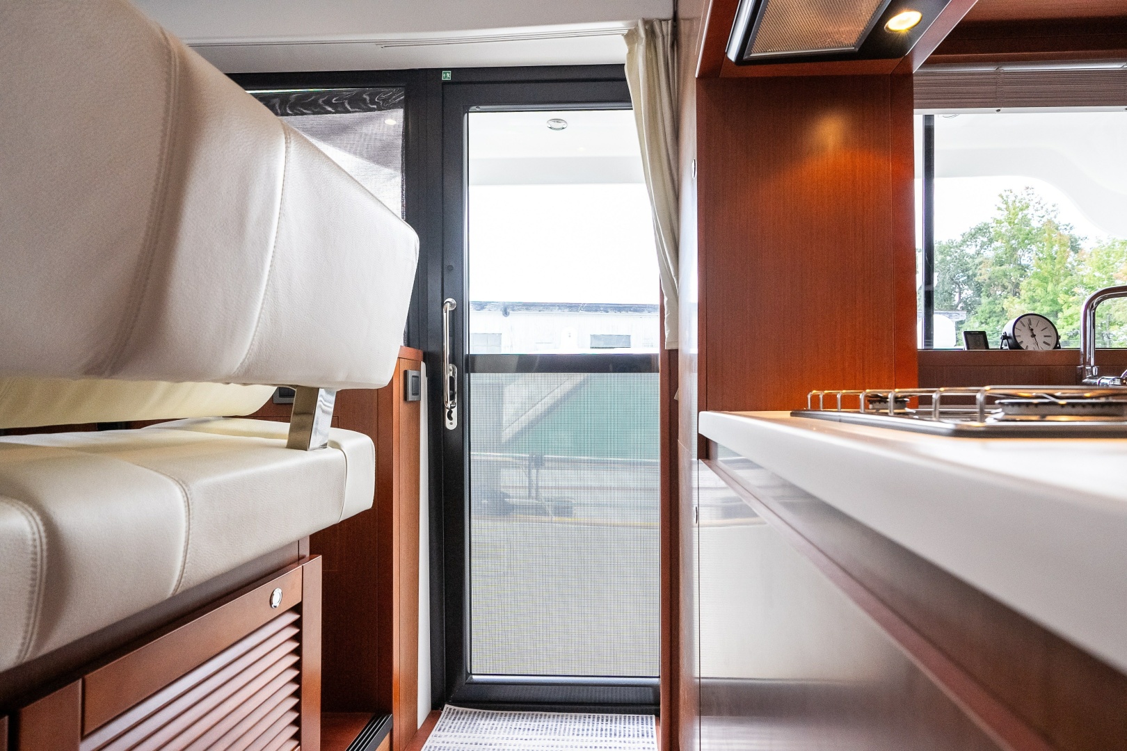Lake House 50ft Beneteau Yacht For Sale
