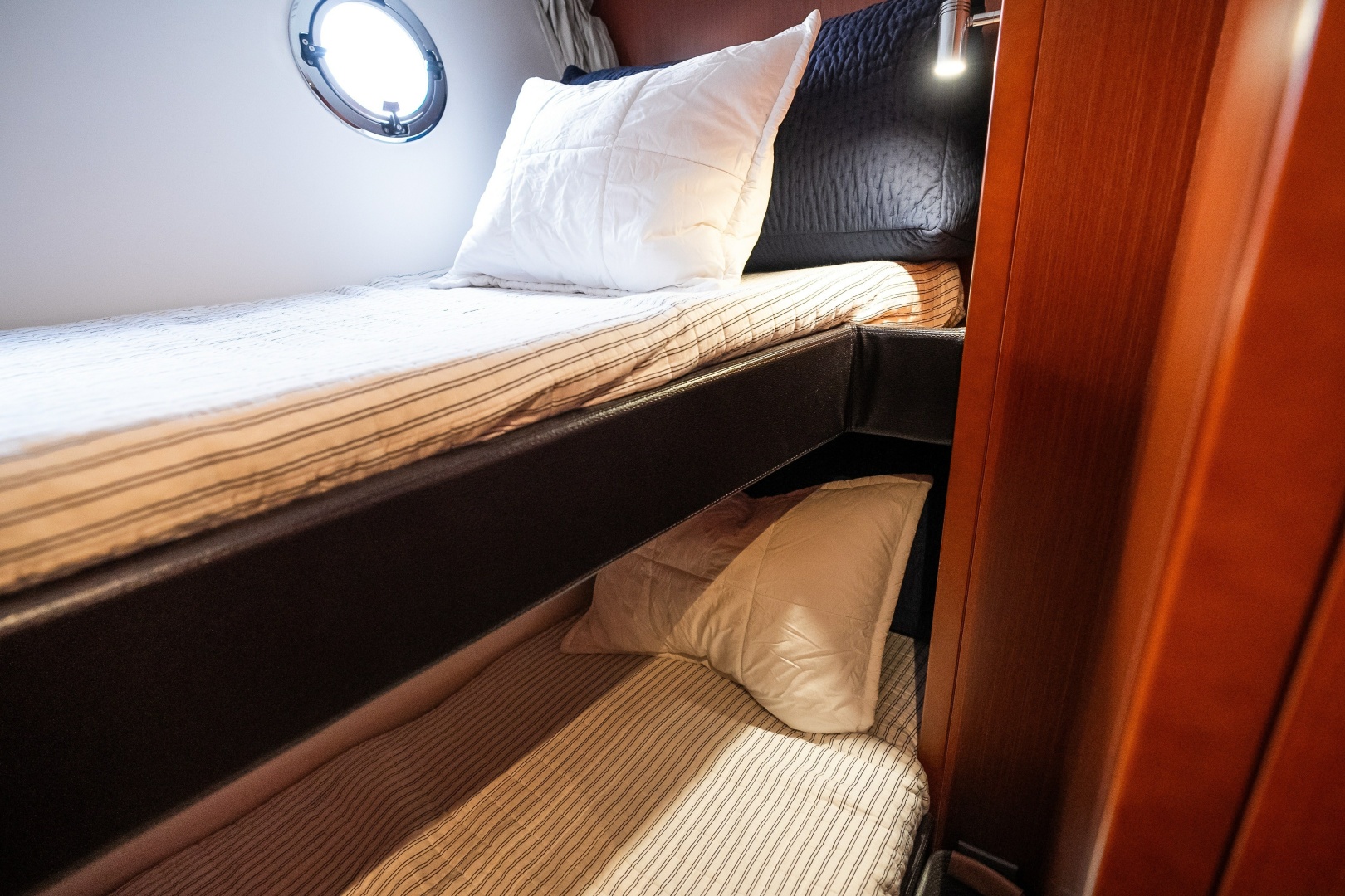 Lake House 50ft Beneteau Yacht For Sale