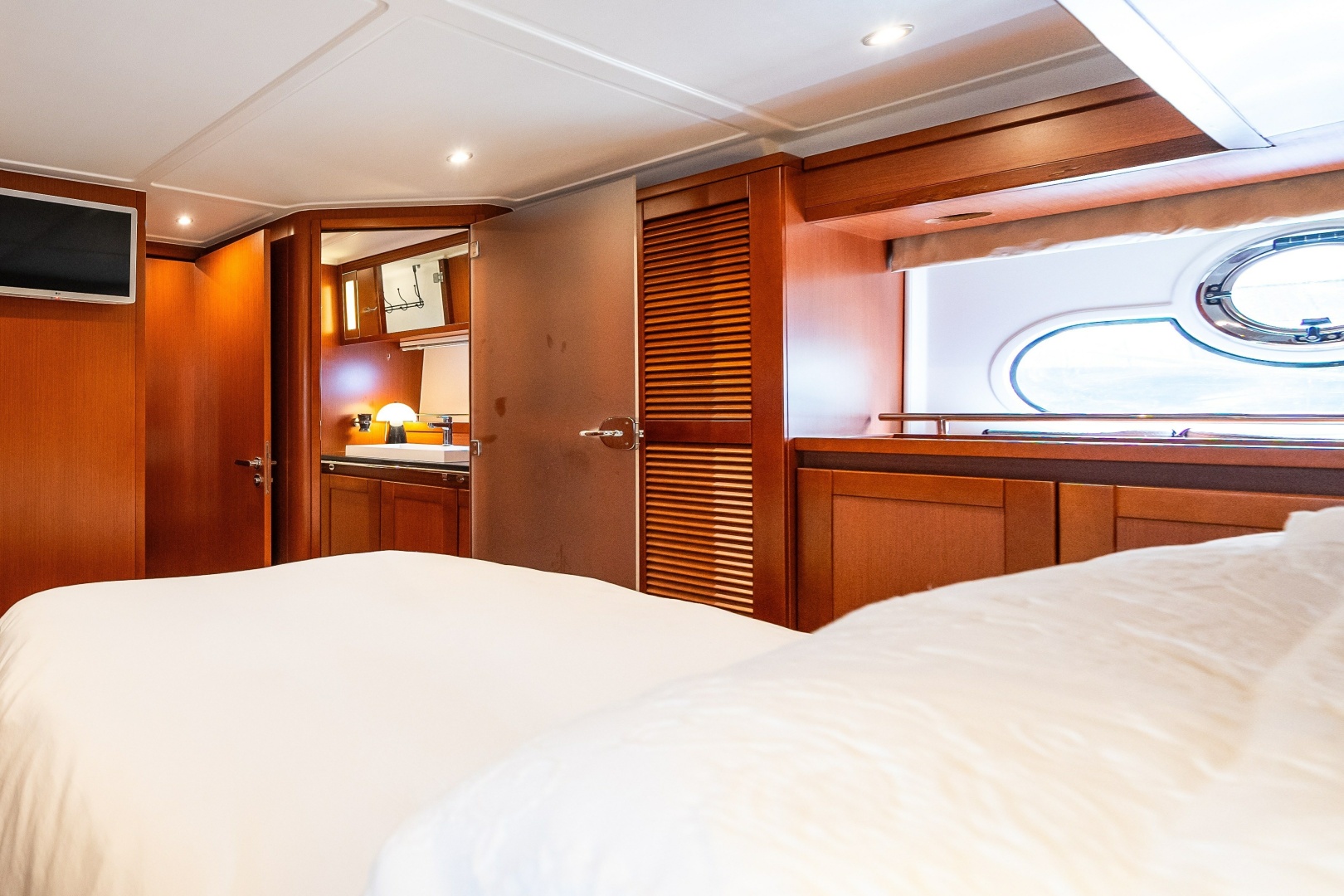 Lake House 50ft Beneteau Yacht For Sale