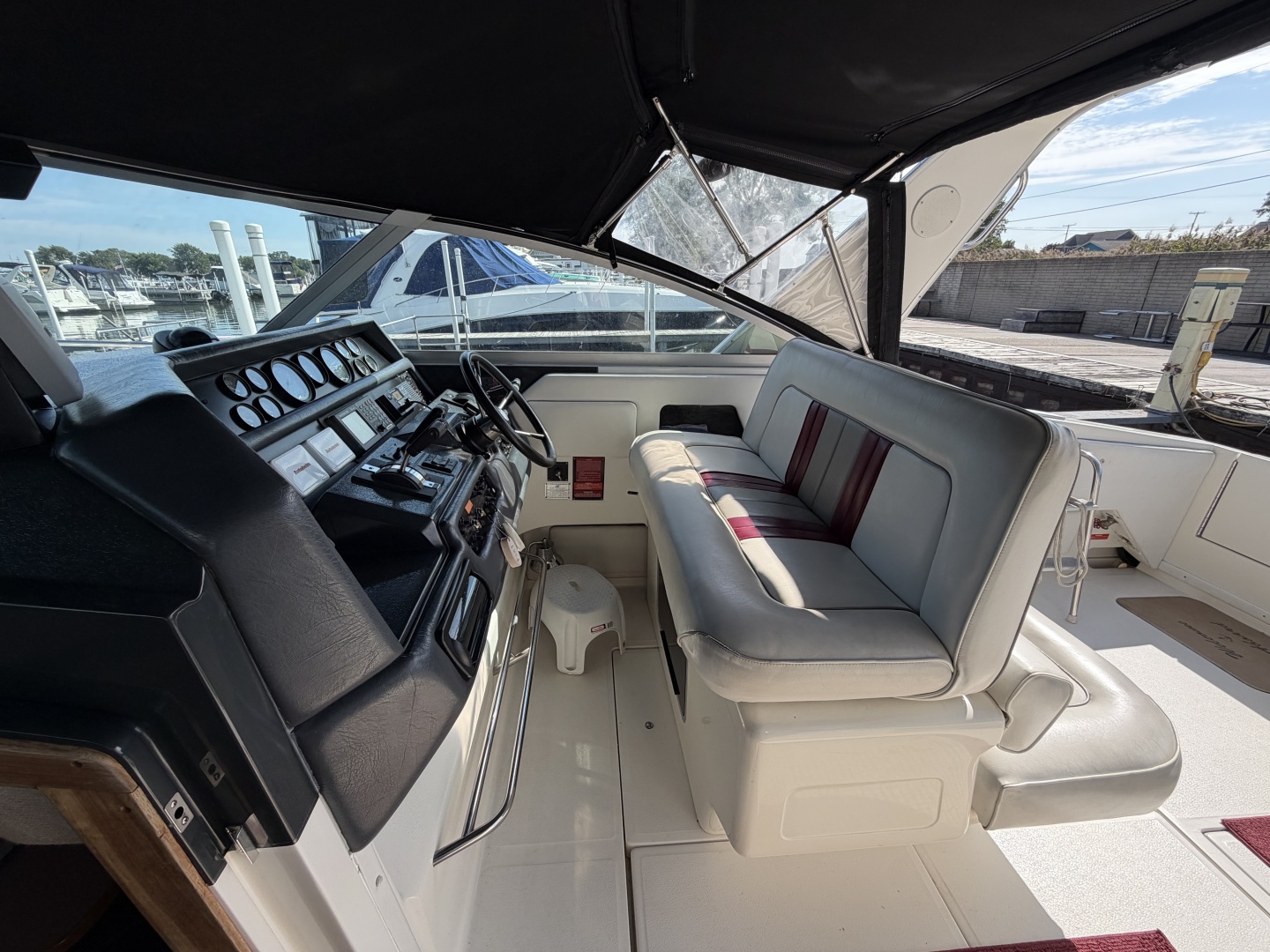 1993 Sea Ray 370 Express Cruiser