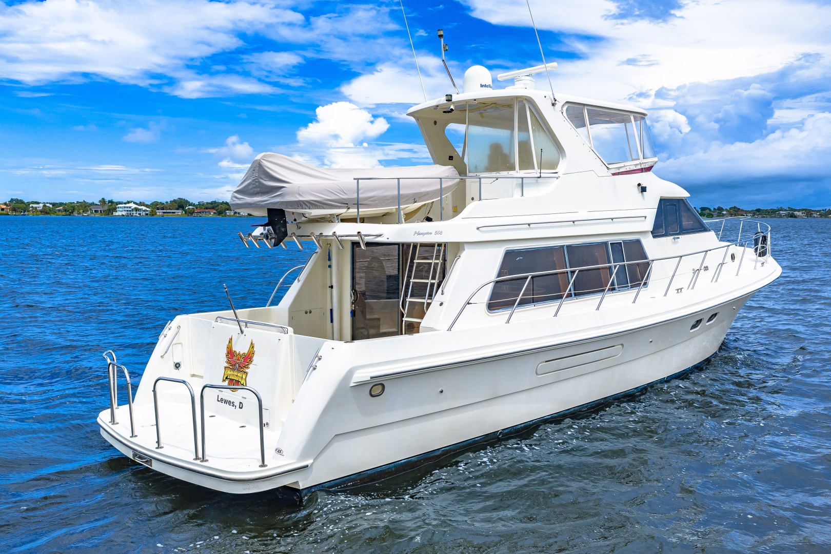 2005 Hampton 558 Pilothouse