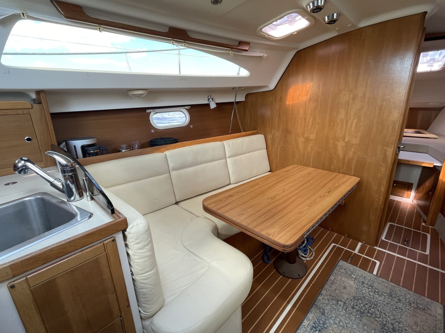 QUESTION OF BALANCE 32ft Catalina Yacht For Sale