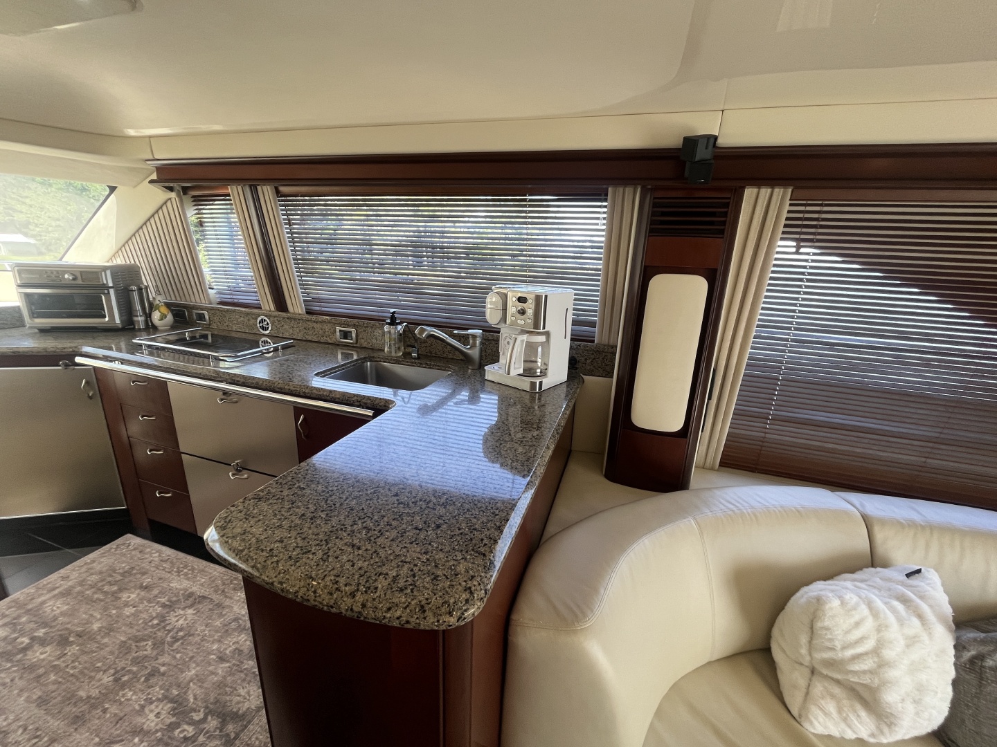 2006 Sea Ray 58 Sedan Bridge