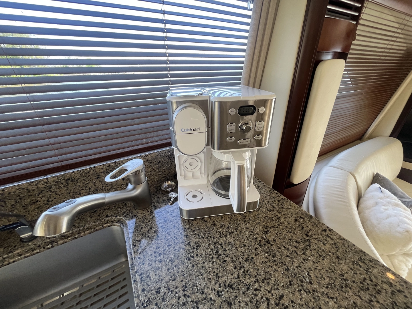 Sea Ray 58 Sedan Bridge Yacht For Sale