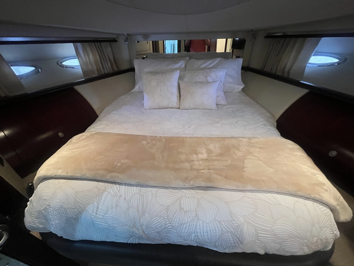 Sea Ray 58 Sedan Bridge Yacht For Sale