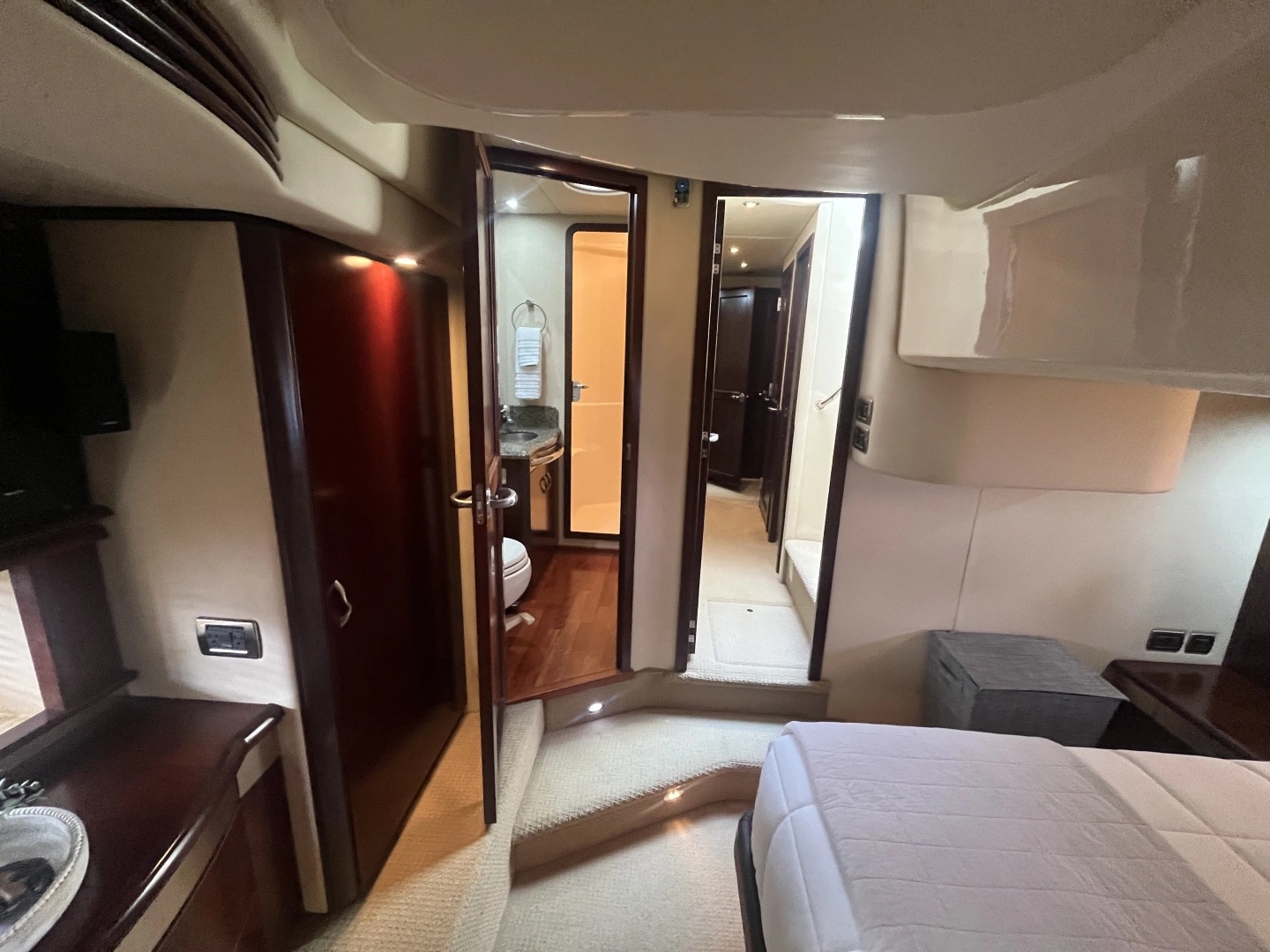 Sea Ray 58 Sedan Bridge Yacht For Sale