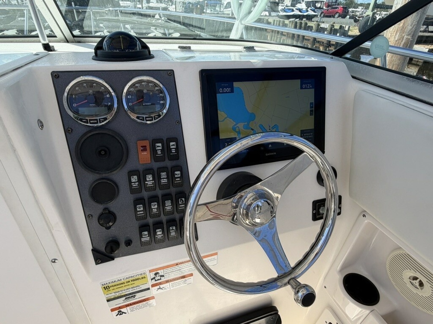 23ft Seaswirl Striper Yacht For Sale 23ft Seaswirl Striper Yacht For Sale