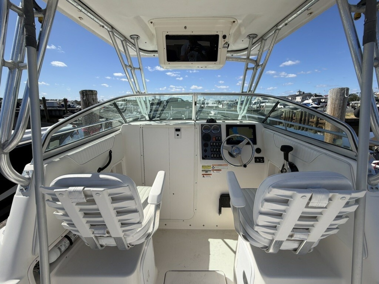 23ft Seaswirl Striper Yacht For Sale 23ft Seaswirl Striper Yacht For Sale