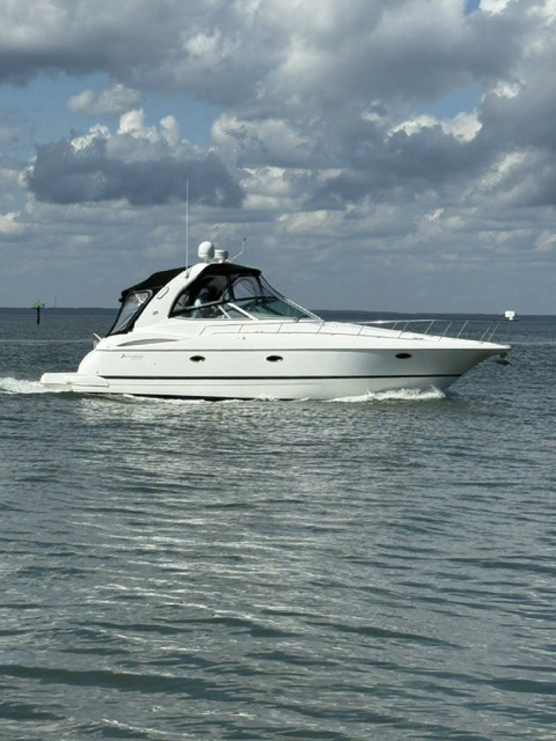 2004 Cruisers 370, photo 1 of 30