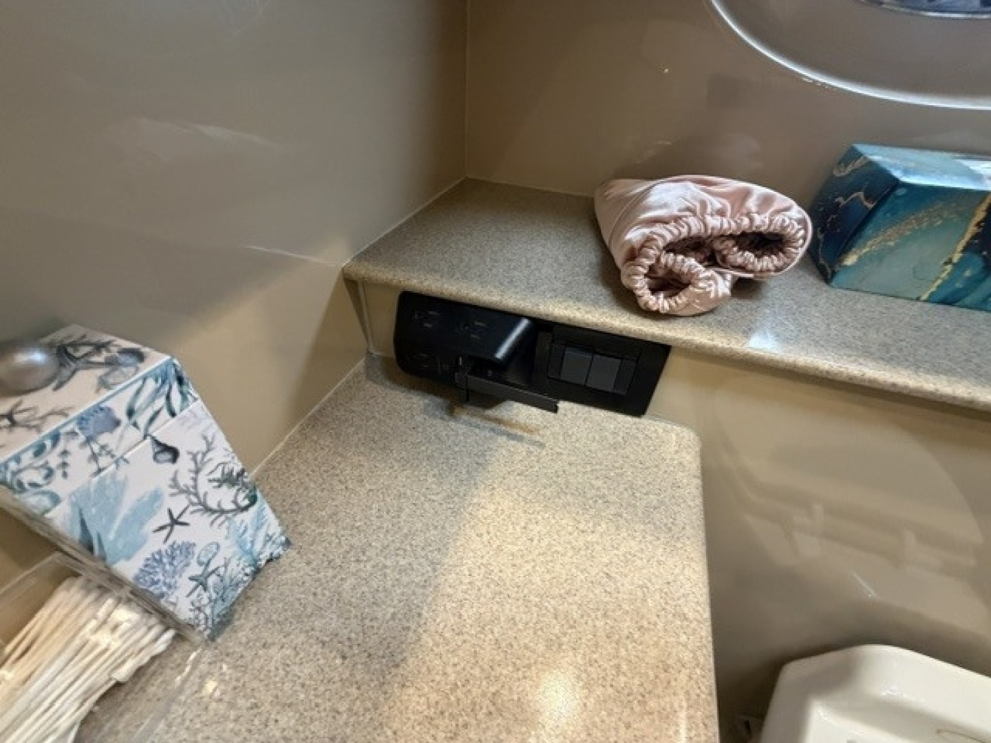 Bathroom 110 v receptacle