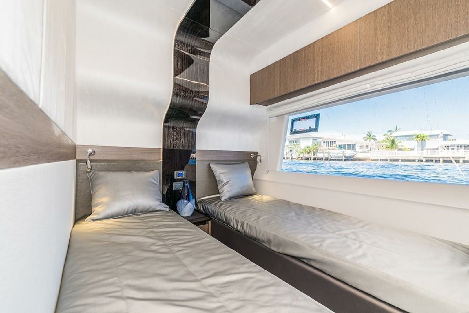 2025 Galeon 680 FLY