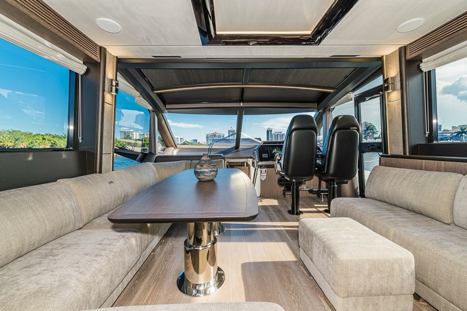 2025 Galeon 680 FLY