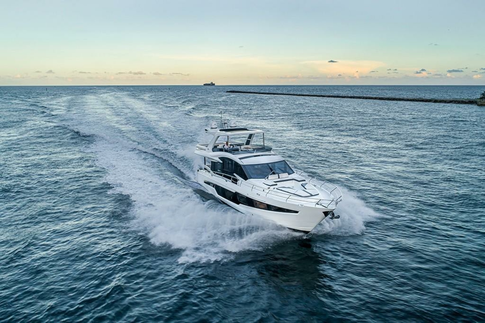 2025 Galeon 680 FLY
