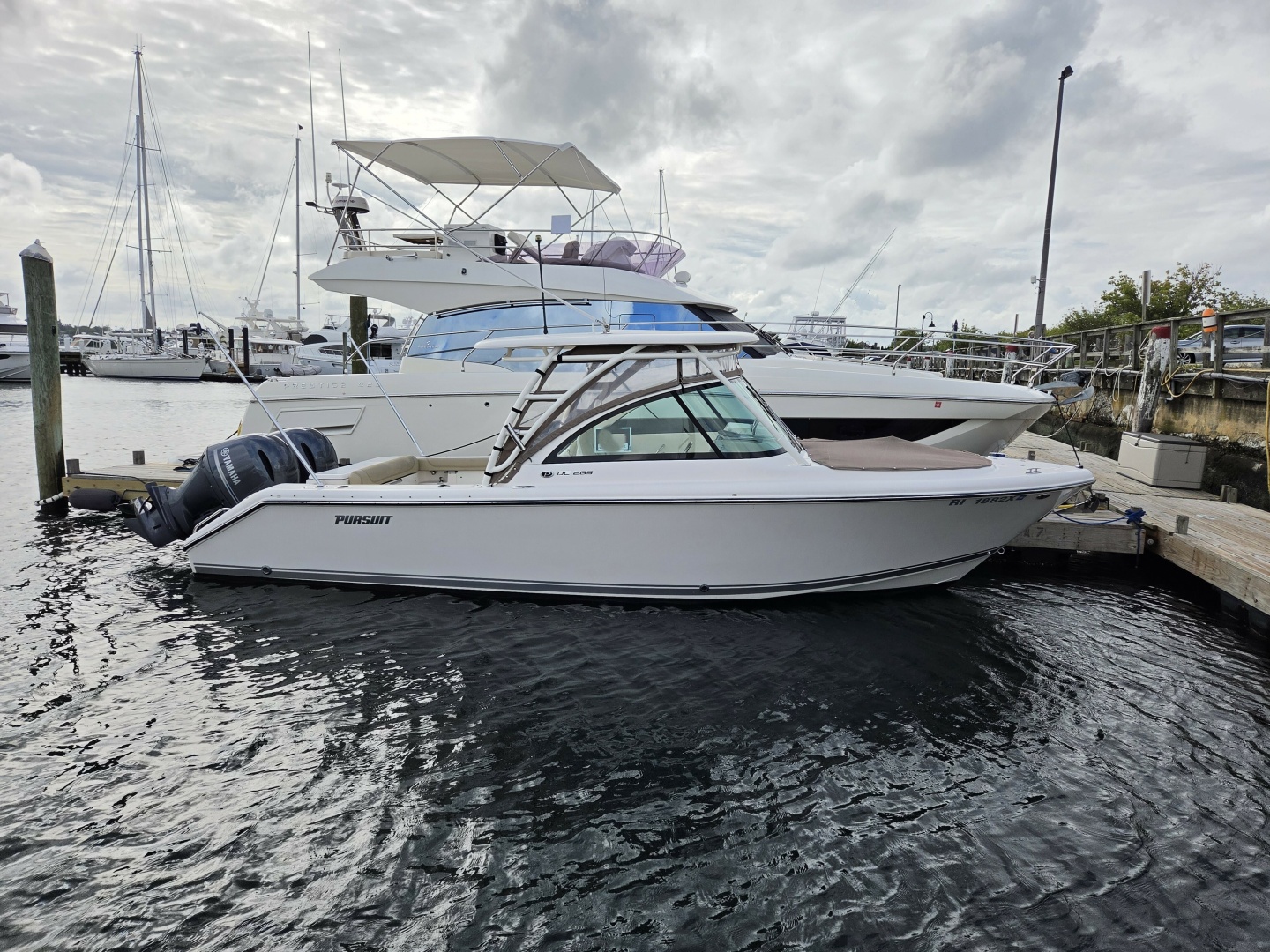 2017 Pursuit 265 DC