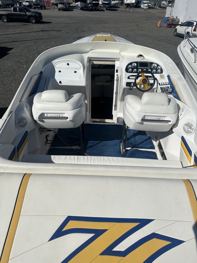 1998 Donzi 33 ZX — photograph 3