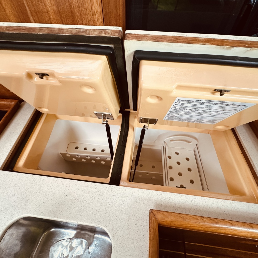 2002 Hunter 356