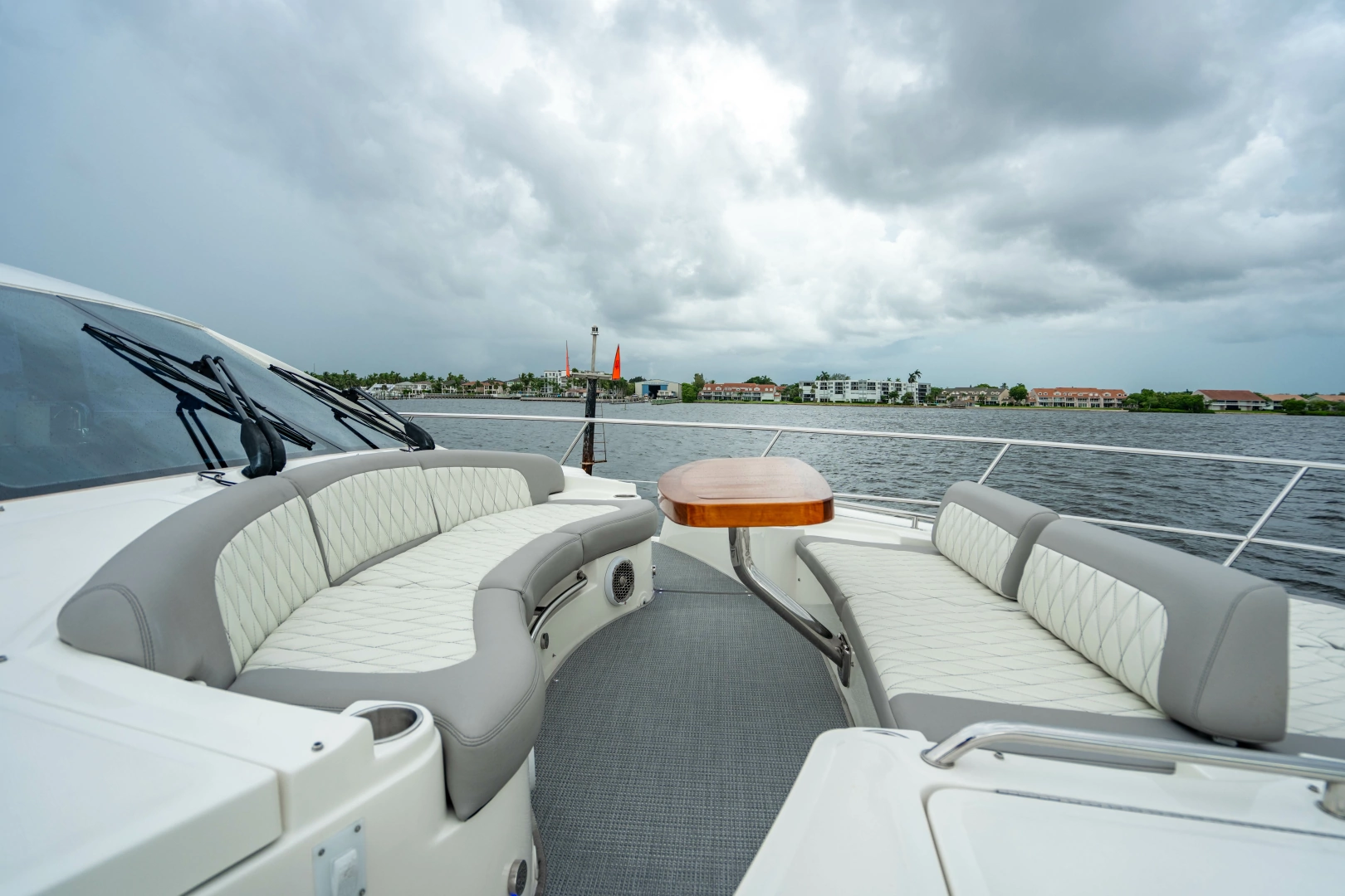 Sea Ray L65 Yacht For Sale