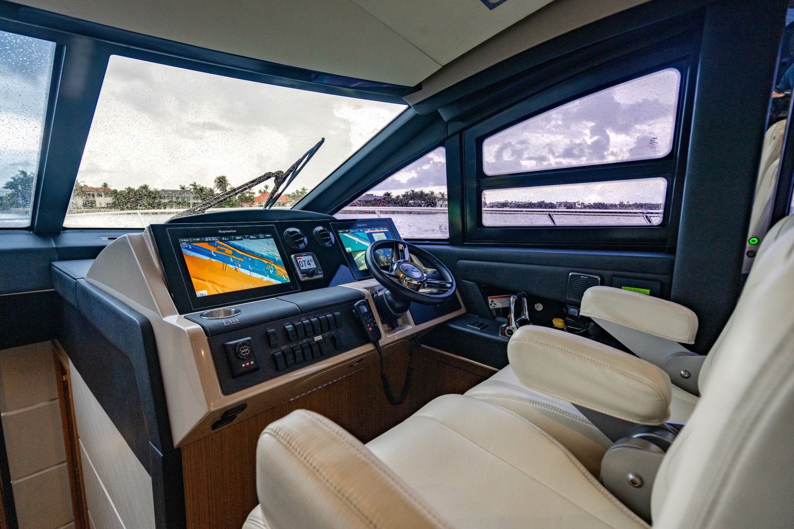 2017 Sea Ray L65