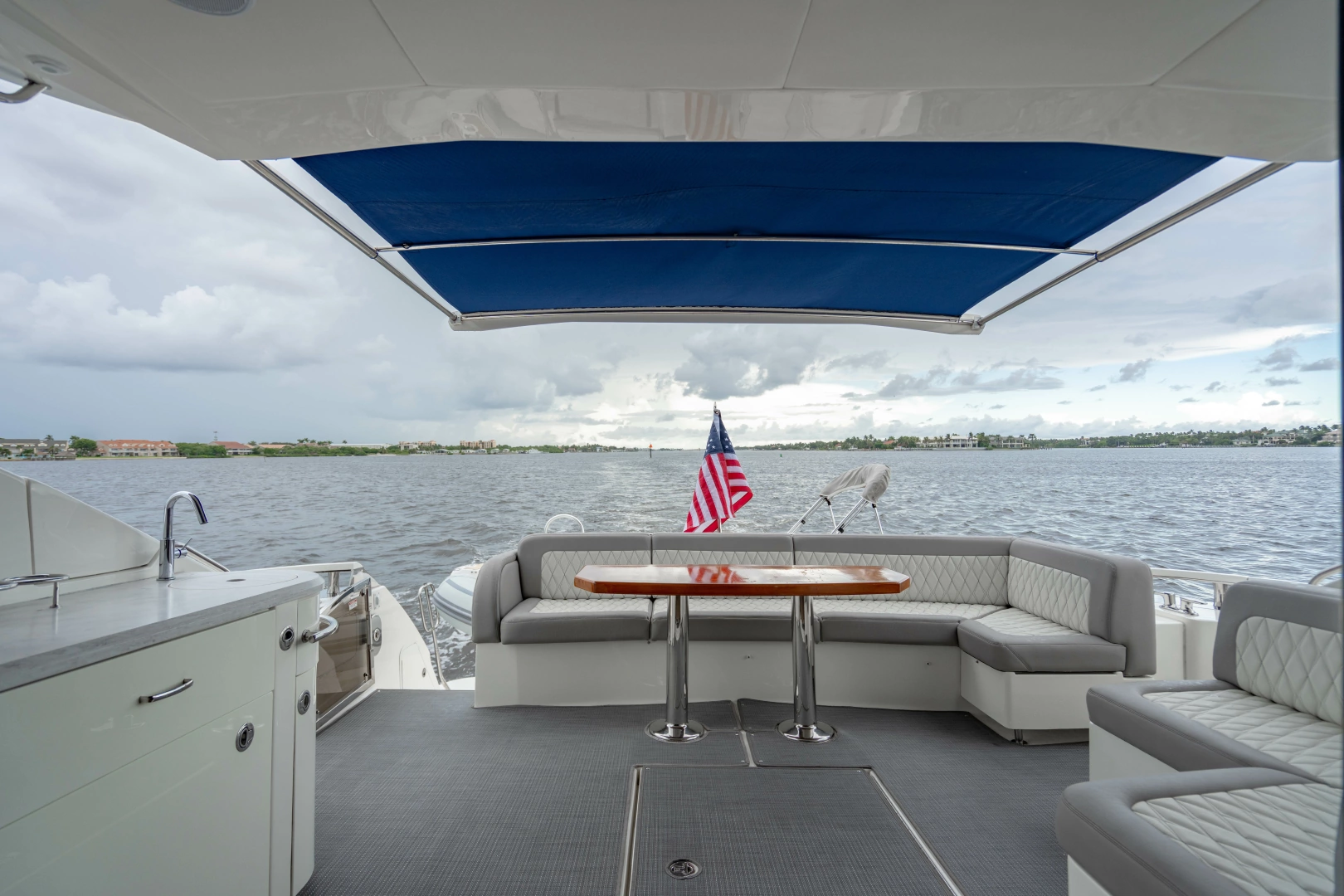 Sea Ray L65 Yacht For Sale