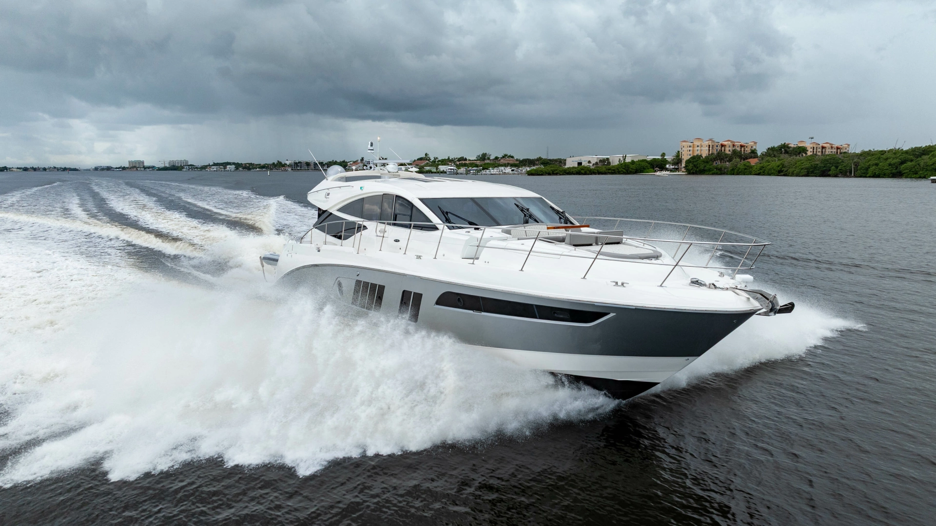 Sea Ray L65 Yacht For Sale