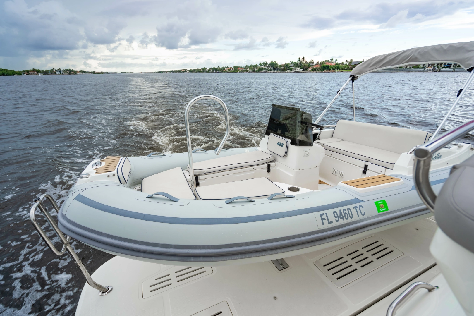 Sea Ray L65 Yacht For Sale