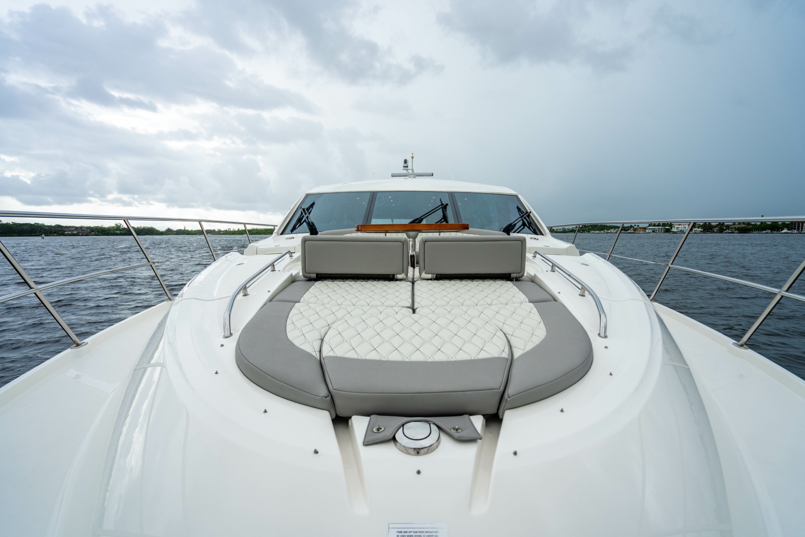 2017 Sea Ray L65