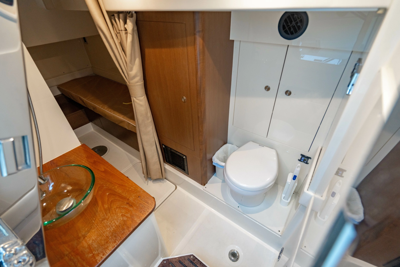 Sea Ray L65 Yacht For Sale