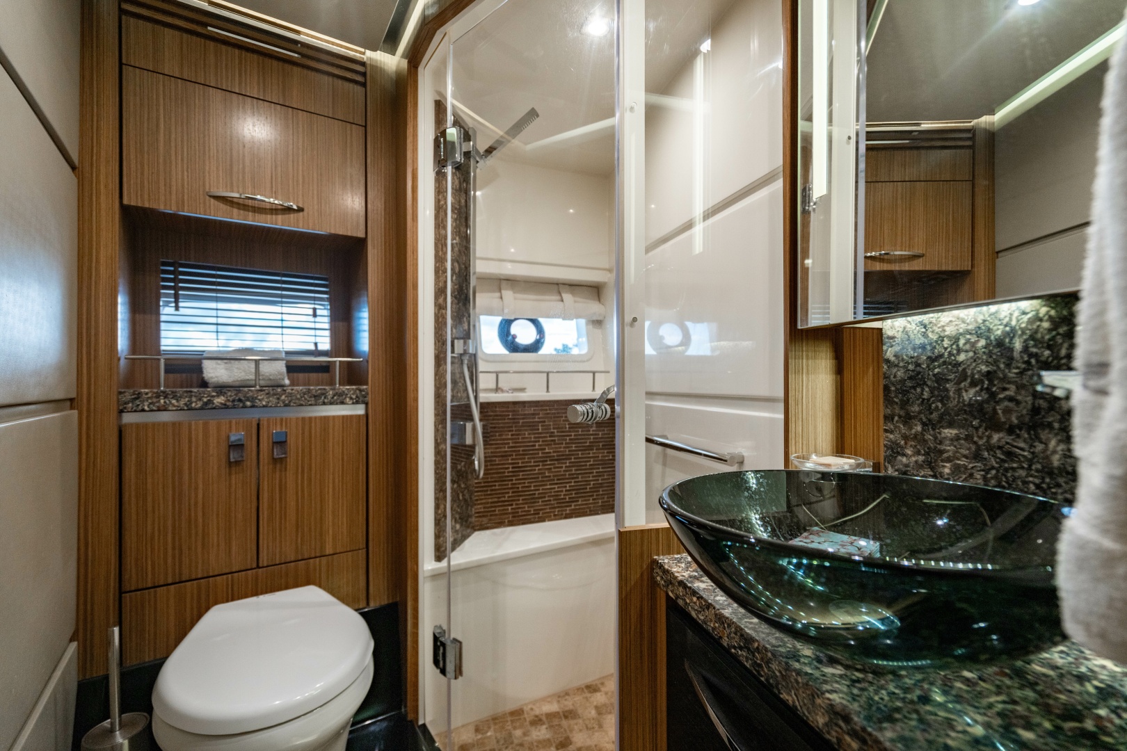 2017 Sea Ray L65