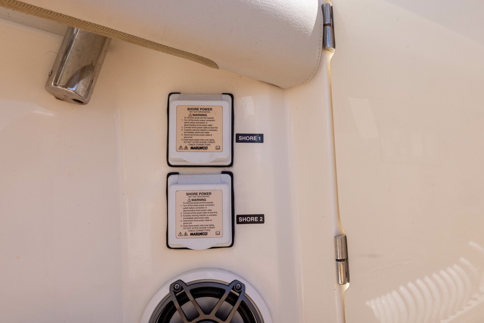 2021 Boston Whaler Realm