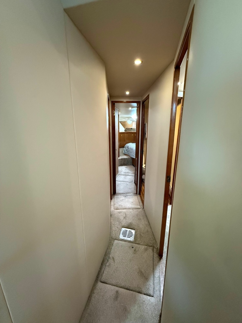 2002 Viking 52 Convertible