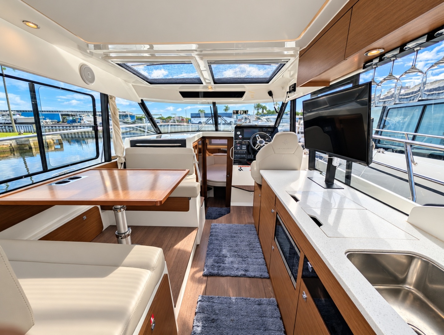 2022 Jeanneau NC 1095 Coupe