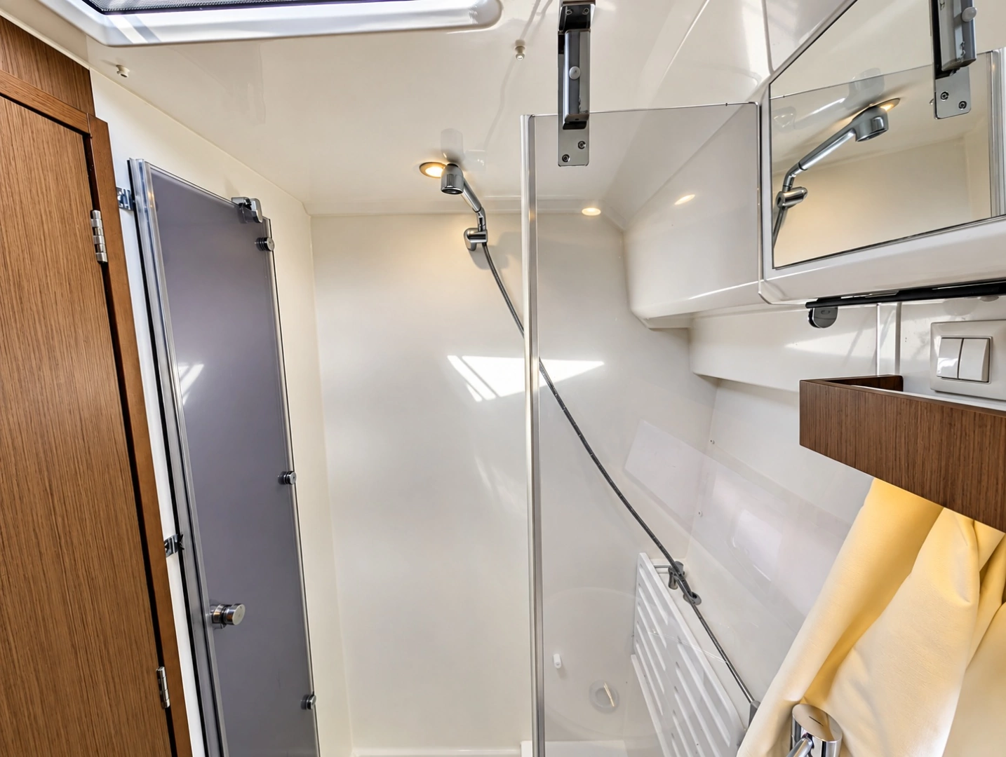 Jeanneau NC 1095 Coupe Yacht For Sale