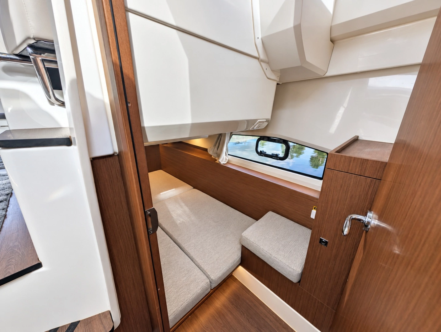 Jeanneau NC 1095 Coupe Yacht For Sale