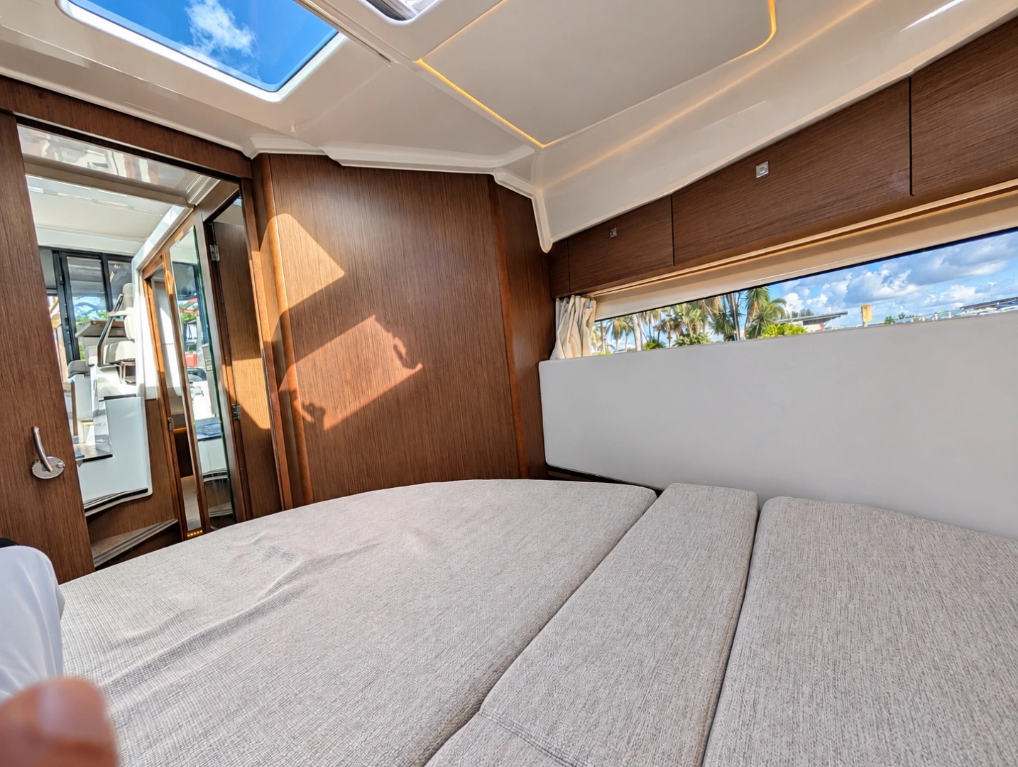 Jeanneau NC 1095 Coupe Yacht For Sale