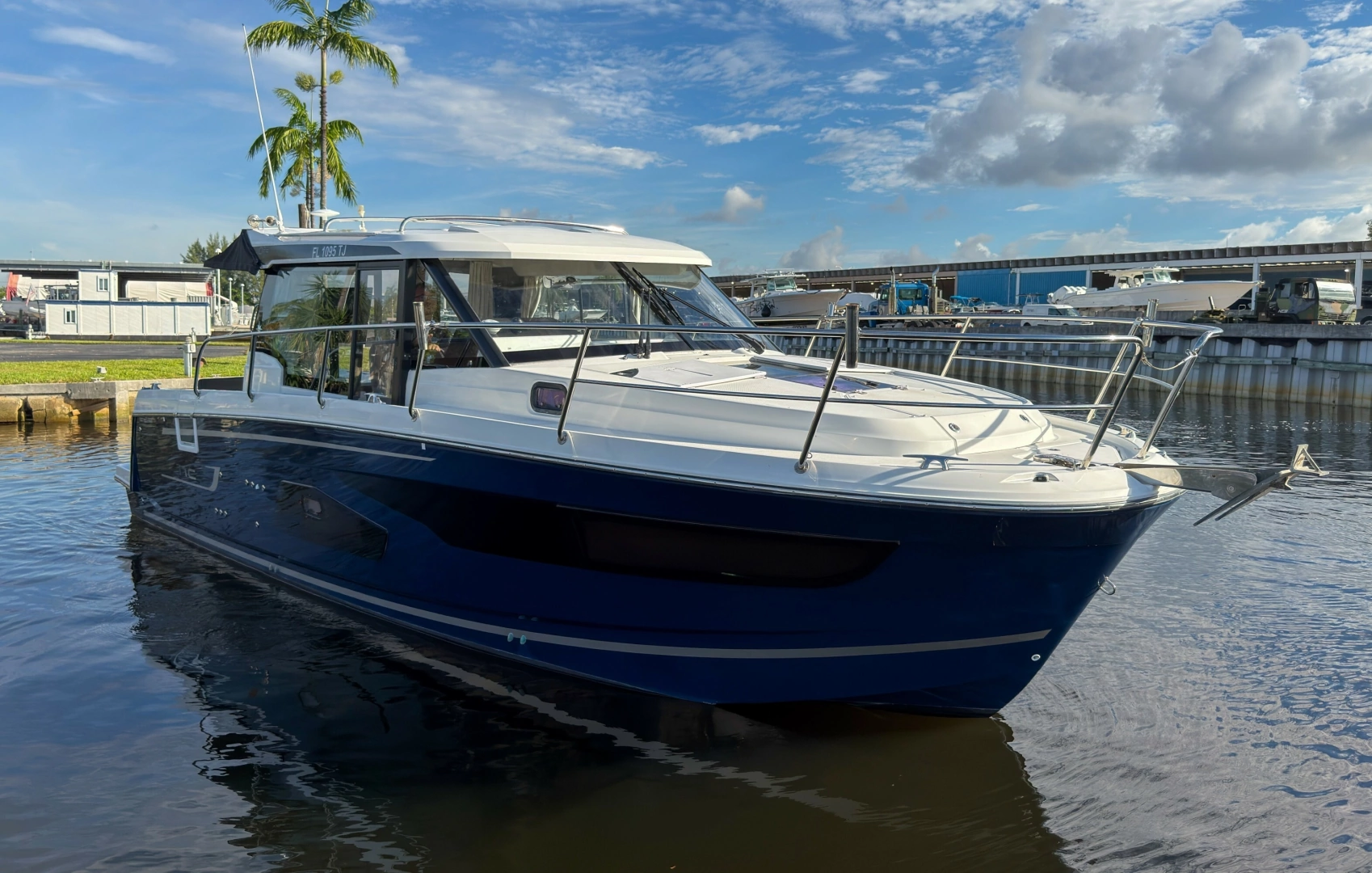 Jeanneau NC 1095 Coupe Yacht For Sale