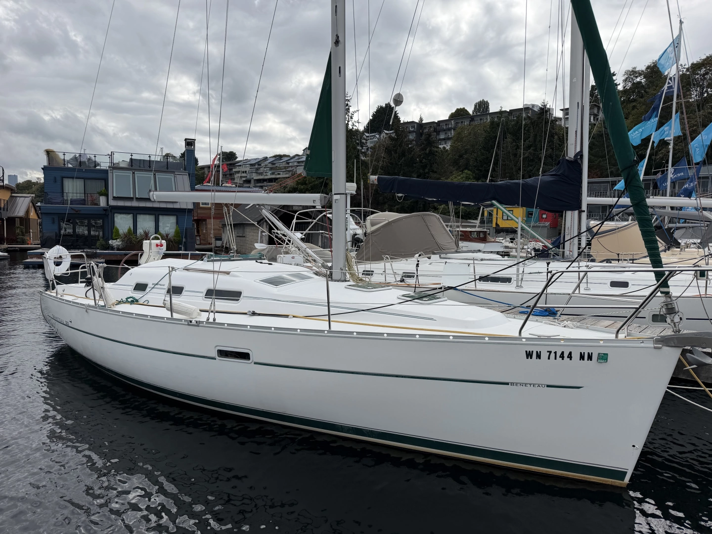 2004 Beneteau, photo 1 of 17