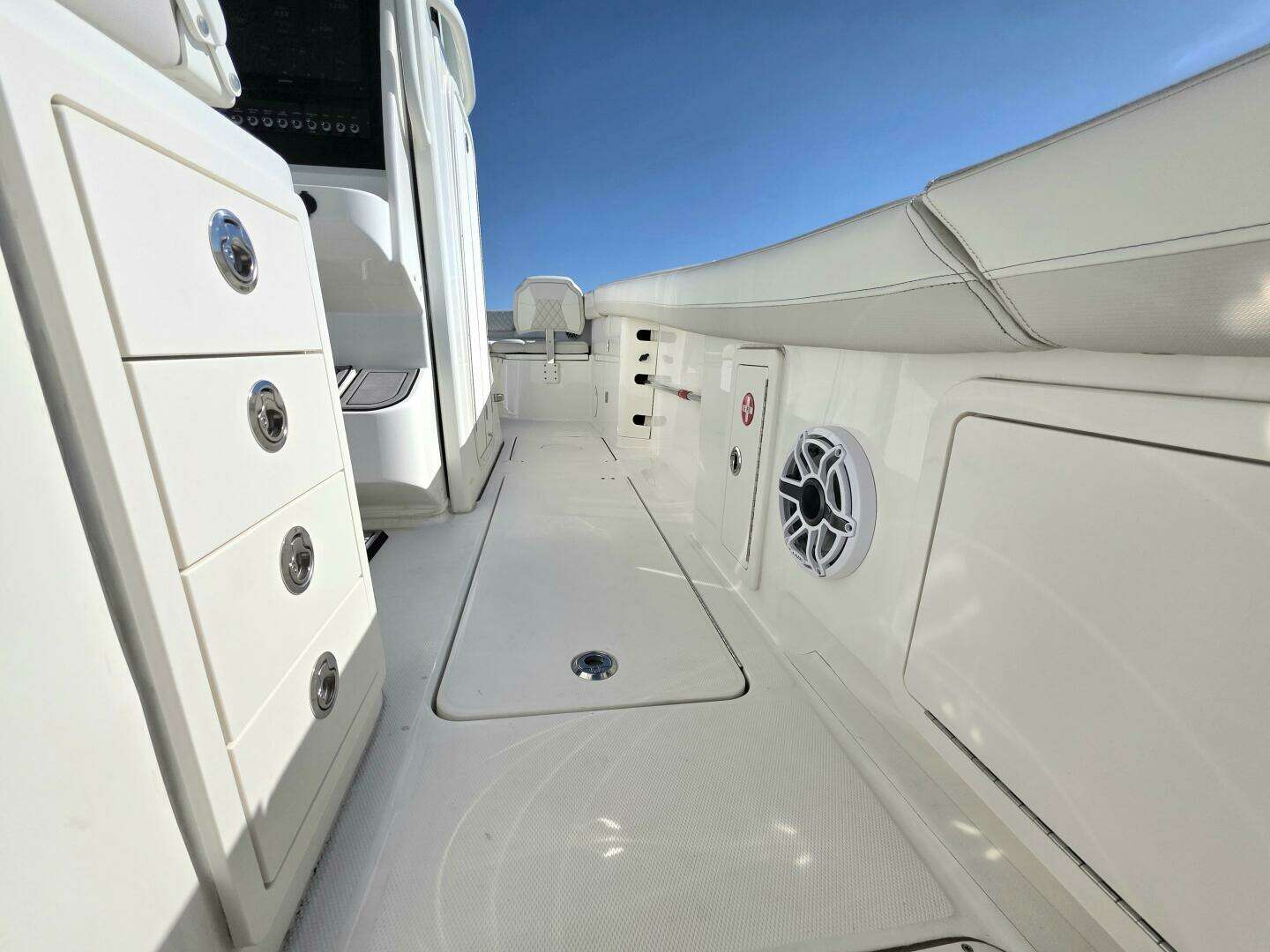 World Cat  Yacht For Sale