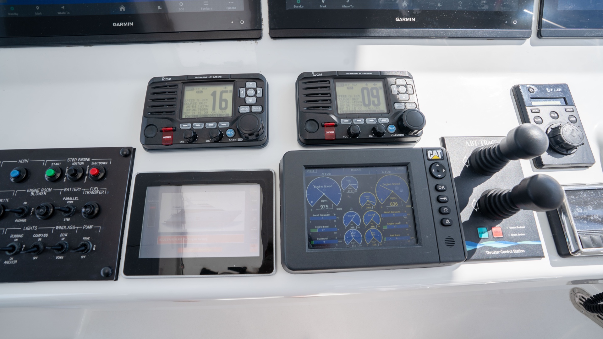 2018 Hatteras M75