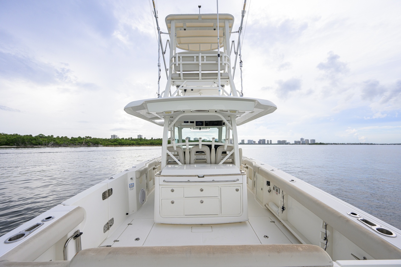 2018 Boston Whaler 380 Outrage