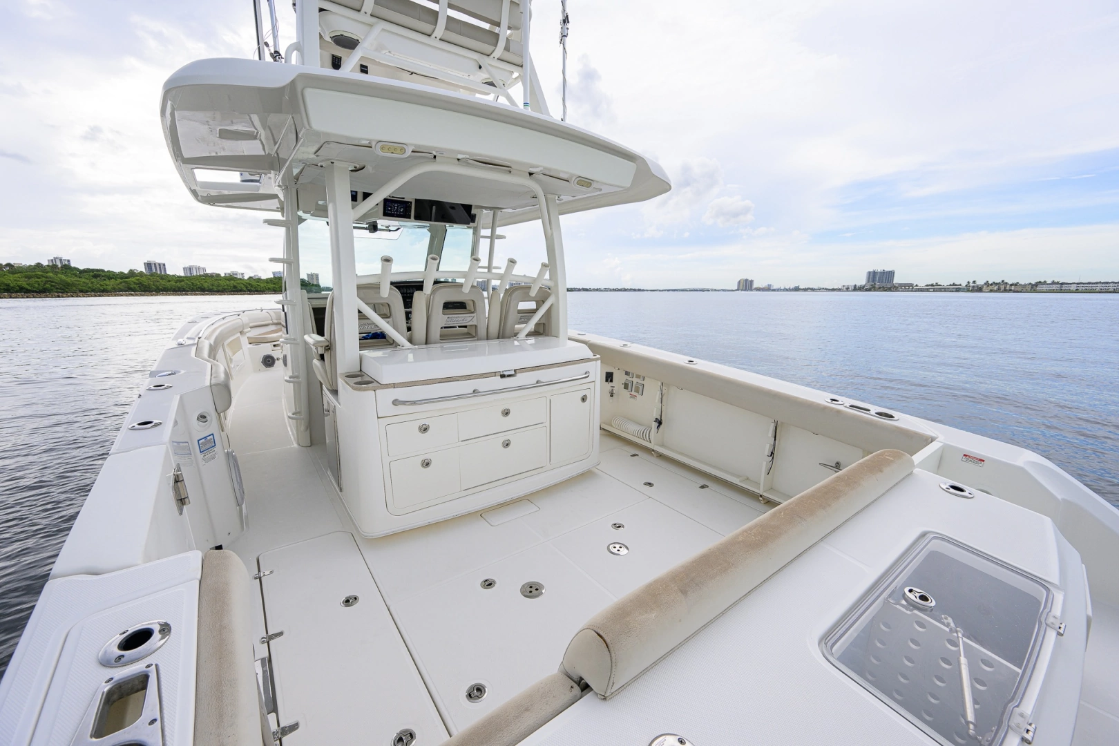Boston Whaler 380 Outrage Yacht For Sale